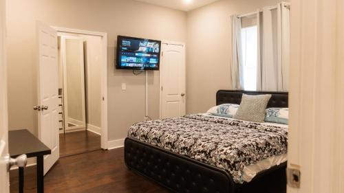 Lithonia Apartment | Incredible King Bed Room Private Bathroom