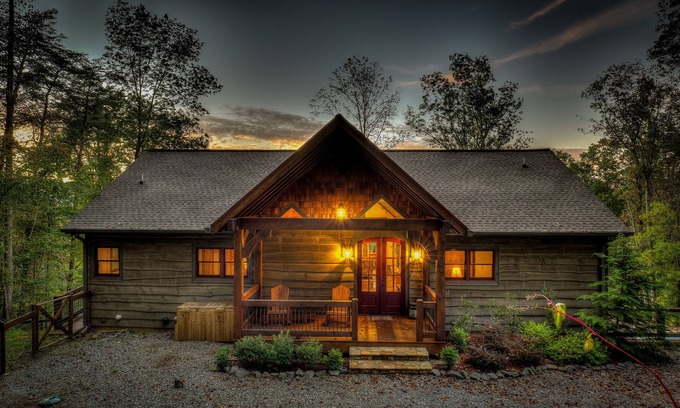 Blue Ridge Cabin | Incredible mountain view - amazing property -hot tub -game room - great location