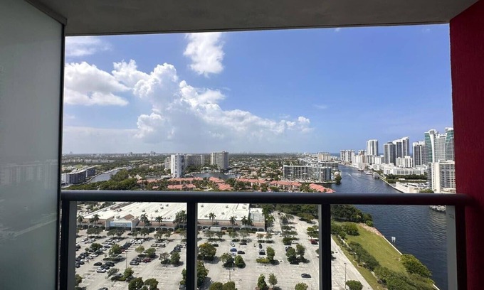 Hallandale Beach Apartment | Incredible Open Views Studio w/Beach Service and Pool