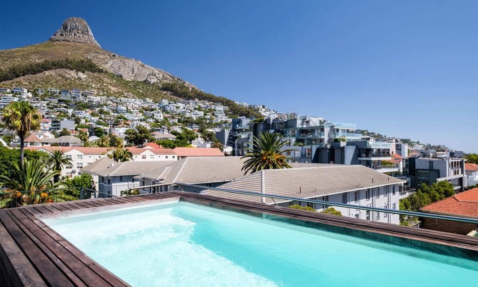 Sea Point Apartment | Incredible Penthouse w/city + Mountain Views (Belle Vue Penthouse)