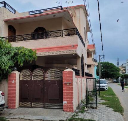 Varanasi Apartment | Independent and Quiet 2nd Floor