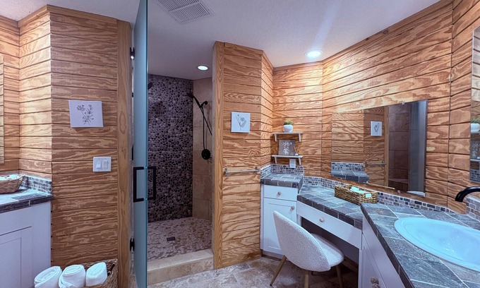 Lake Worth Apartment | Independent Modern Apartment w Private backyard