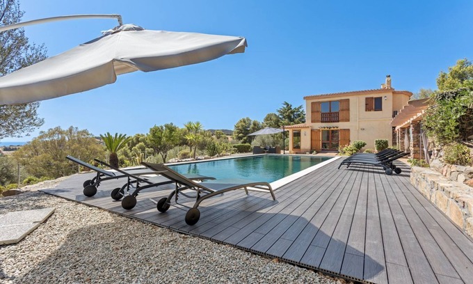 Tertenia Villa | Independent villa with five bedrooms and four bathrooms