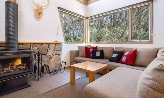 Thredbo Ski Chalet | Indi Chalet - Woodridge
