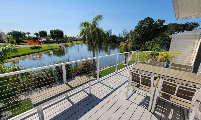 Mid Island House | Indian Bayou Lake House 2 - Lakeside Oasis