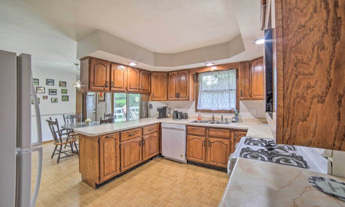 Michigan City Cottage | Indiana Countryside Retreat on 37-acre Land!