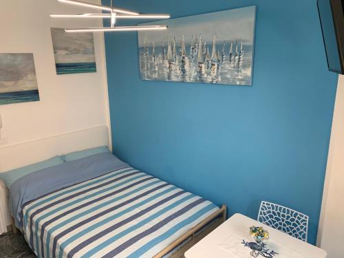 Ferrara Apartment | Indipendent Blue