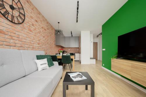 Wola Apartment | Industrial Apartment with Parking Fort Wola by Noclegi Renters