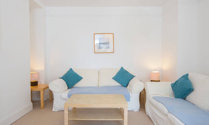 Manorbier Cottage | Inglenook, Holiday Cottage Manorbier, Sleeps 4, 2 bedrooms, bathrooms