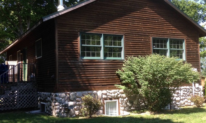 Indian River Cottage | Inland Waterway/Mullett Lake/Indian River/Cheboygan Mackinaw Island/Aloha