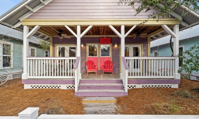 Seacrest Cottage | Inlet Beach 30A | Outdoor Pool, 2 Bikes | Peacock Cottage | Beach Getaways