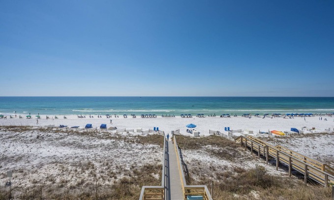 Clipper Cove Condo | Inn at Crystal Beach 305 | by Salt Water Vacations