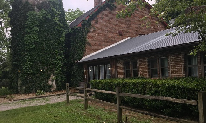Wellston Apartment | Inn at the Barn Jackson County Ohio