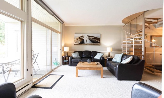 North Oyster Apartment | Inn of the Sea Beachfront Vacation Condo