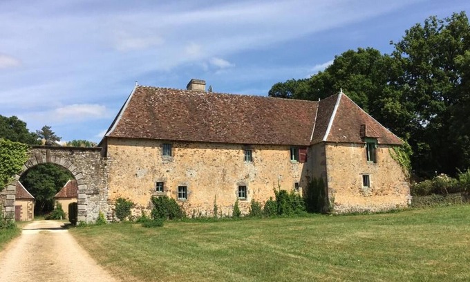 Saint-Aubin-de-Locquenay House | Inn Saint-Aubin-de-Locquenay, 4 bedrooms, 8 people