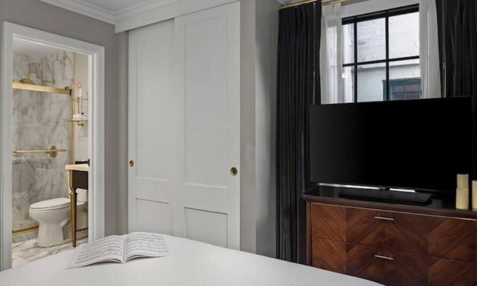 Fillmore District Resort | Inn @ The Opera Hotel Room