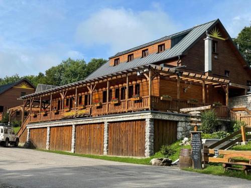 Trencianske Jastrabie Hotel | Inovecká Chata