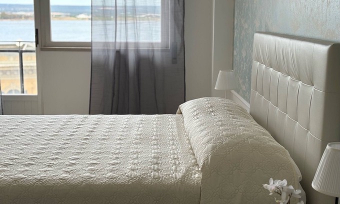 Taranto Apartment | Intero appartamento 140mq sito nel centro città e sulla Laguna del Mar Piccolo