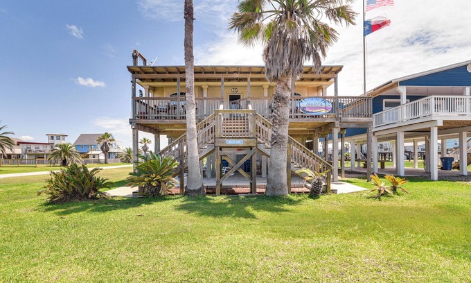 Surfside Beach House | Intracoastal Views & Deck: Surfside Beach Home