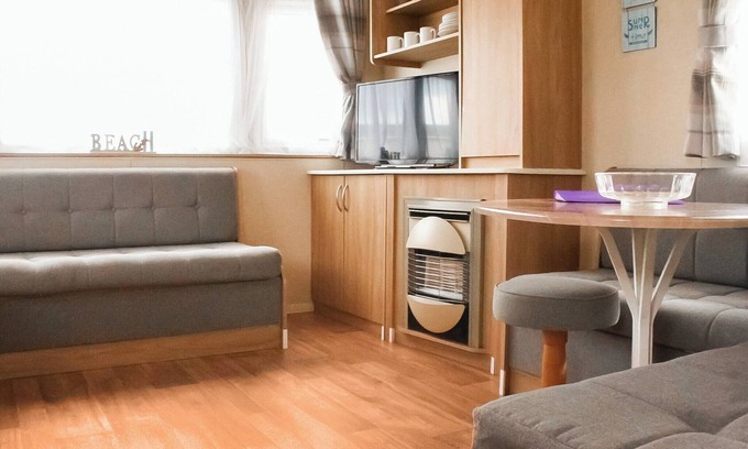 Caister-on-Sea House | Introducing the ABI Vista, a 2-bedroom caravan designed to accommodate up to 6 guests.