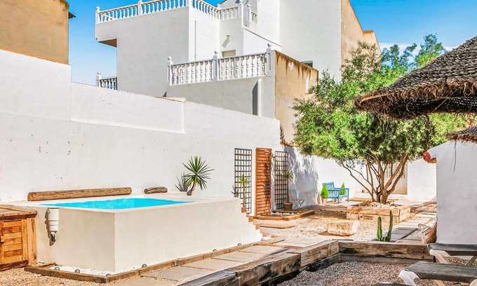 Valladolises y Lo Jurado House | Inviting cottage in rustic style with private outdoor pool.