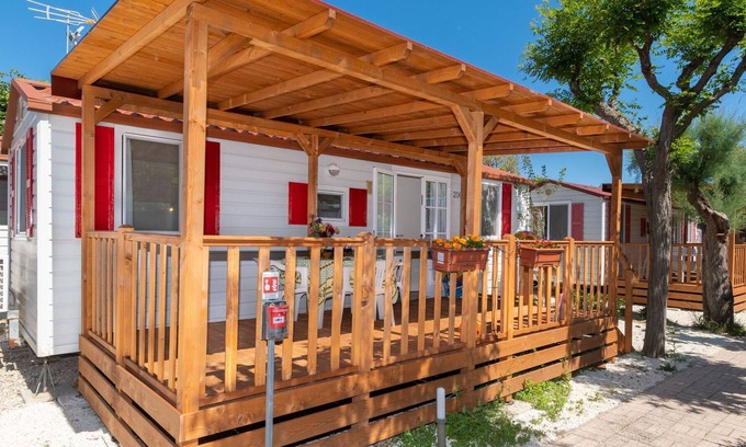 Marina Palmense House | Inviting holiday home in Fermo directly on the sea