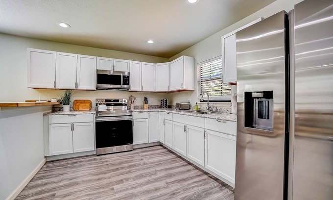 Blanco House | Inviting home with firepit, deck, washer/dryer & central AC - dog-friendly