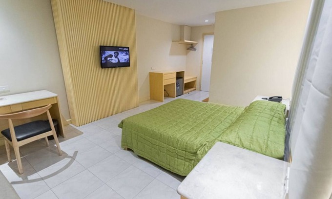 Downtown Tacloban Apartment | Inviting Studio for Weekend Getaway in Etsu Hotel