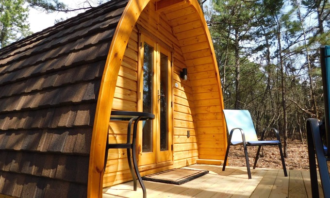 Eureka Springs Cottage | Iris Hill Glamping - " Otis " pod - 5th night FREE