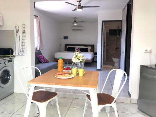 Punaauia Apartment | Iris suite