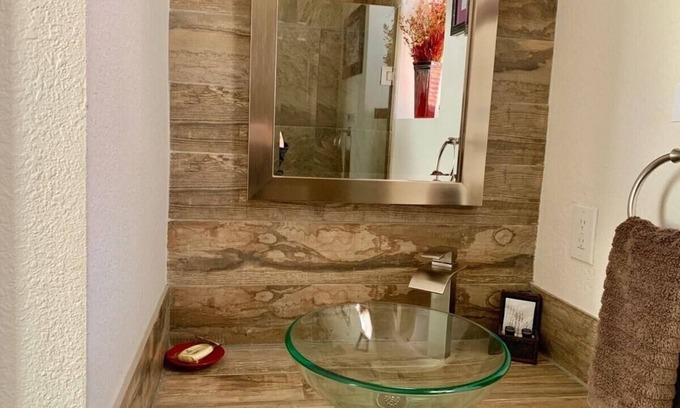 Idaho Springs Cabin | Iron Horse Cabin at Base Camp Lodging Company