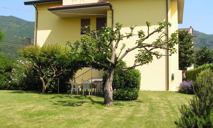 Provezze Apartment | Iseo Lake - Franciacorta Apartment/flat with garden