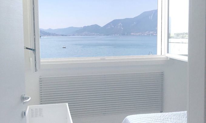 Iseo Apartment | Iseo Lake View - the window on the harbor