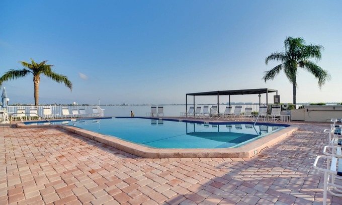 Casa del Mar Condo | Isla Del Sol Condo ~ 2 Miles to St Pete Beach!