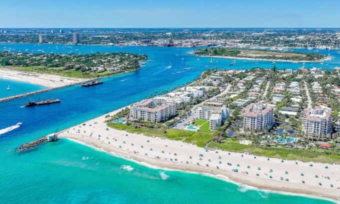Palm Beach Shores Apartment | Isla Palma Singer Island