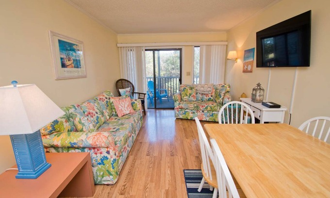 Atlantic Beach Condo | Island Beach Racquet Club 105B, Oceanside Condo in Atlantic Beach, NC!