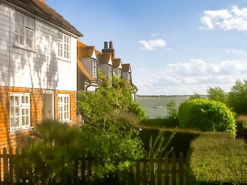 West Mersea House | Island Cottage
