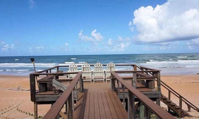 Ormond-by-the-Sea House | Island Dream Getaway - Beachfront 2BR/2BA & Pool