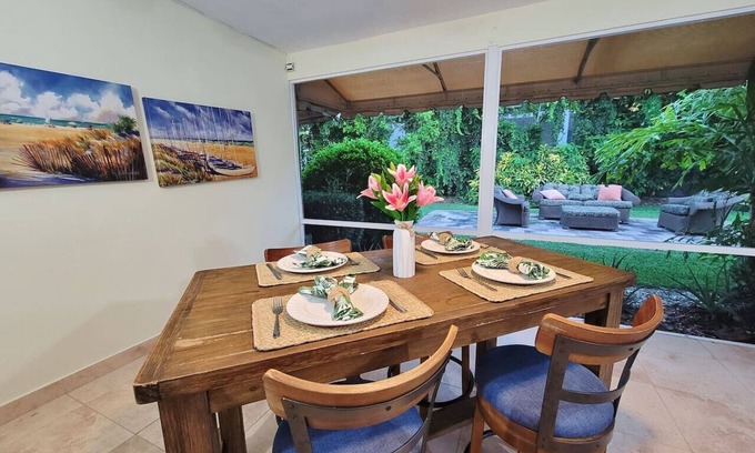 Singer Island Apartment | Island life 2 br 2-ba walk 2 beach, Snorkel & Surf