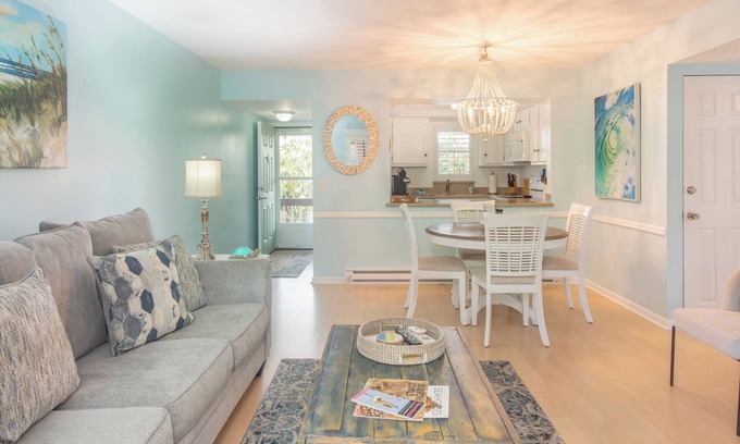 Marco Island House | ISLAND MANOR Unit K4- 2 BR/1 BA - NEWLY REMODELED