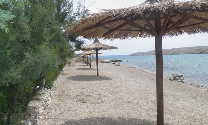 Dinjiska Apartment | Island Pag seafront