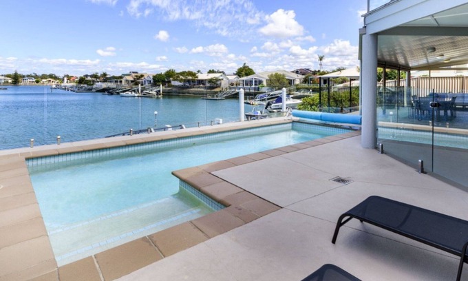 Banksia Beach House | Island Paradise on the Canal