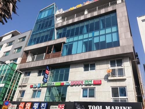 Songsan-dong Apartment | Island story pension