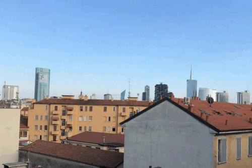 Zona Farini Apartment | Isola View Renovated Apartment