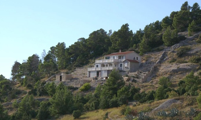 Nerezise Apartment | Isolated apartments with a parking space Cove Vela Farska, Brac - 2897