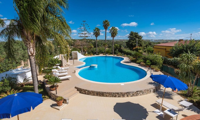 Santa Croce Camerina Villa | Villa Oasi, elegant villa with private swimming pool just 2 km from the sea