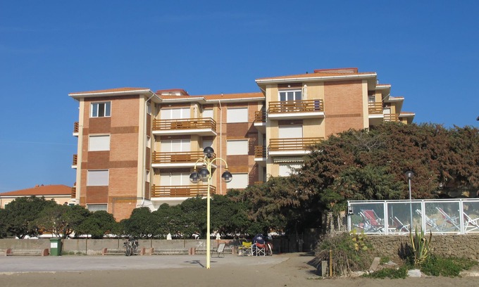 Marina di Castagneto Carducci Apartment | Apartment by the sea in Tuscany - direct access to the beach - 6 beds