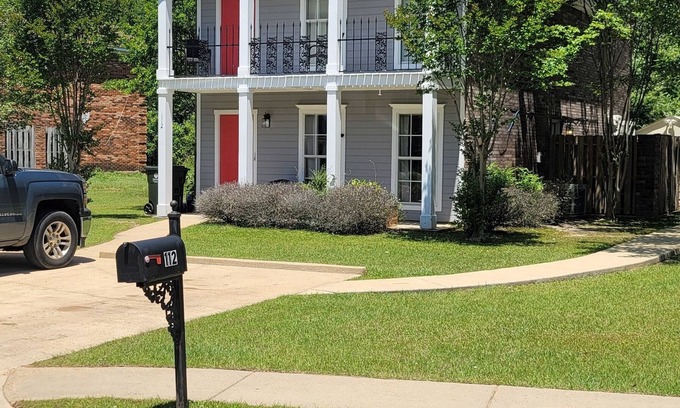 Oxford House | It's Five O'Clock off South Lamar