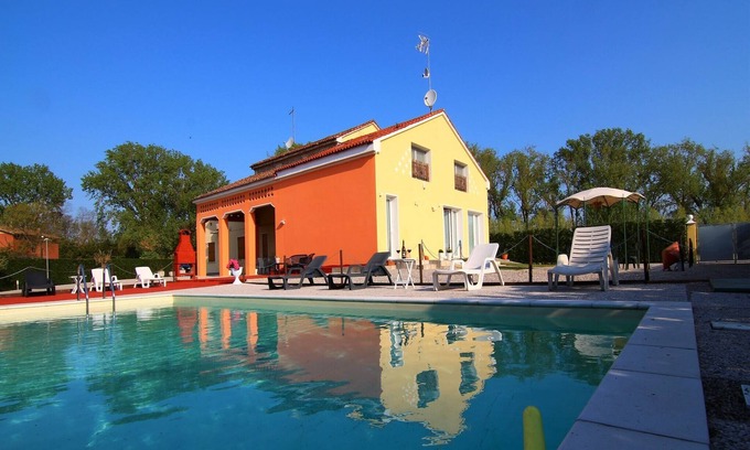Codevigo Villa | Venetian Villa with Pool and Sauna