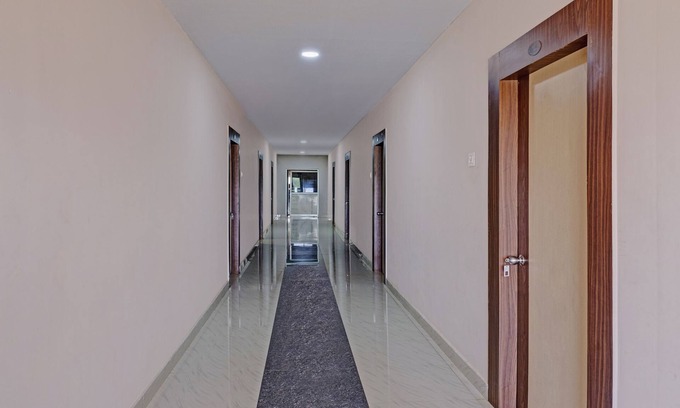 Ninnimamidi Hotel | Itsy Hotels Abhitej Inn